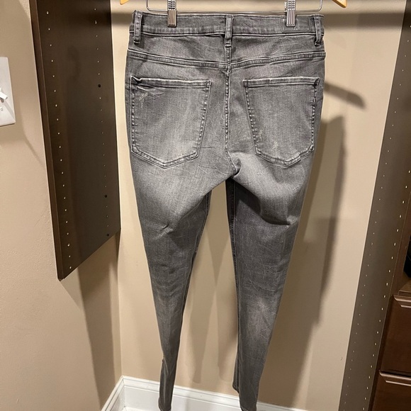 Express Gray Skinny Jeans with Vintage-Inspired Style - Picture 5 of 7